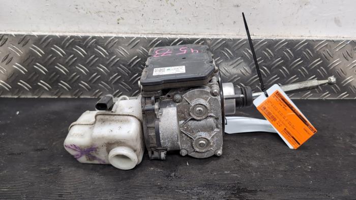 Usagé Servo frein Volkswagen Golf VII (AUA) 1.4 GTE 16V Prix € 52,50 Règlement à la marge proposé par Autodemontagebedrijf van Boxtel