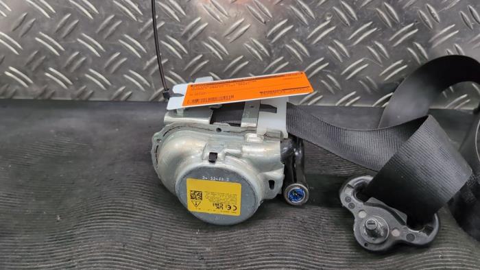 Begagnade Främre säkerhetsbälte, vänster Renault Trafic (1FL/2FL/3FL/4FL) 2.0 dCi 16V 130 Pris € 183,75 Marginaltabell erbjuds av Autodemontagebedrijf van Boxtel