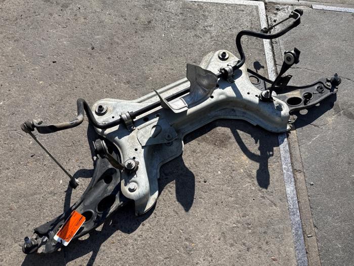 Used Subframe Renault Trafic (1FL/2FL/3FL/4FL) 2.0 dCi 16V 170 Price € 52,50 Margin scheme offered by Autodemontagebedrijf van Boxtel