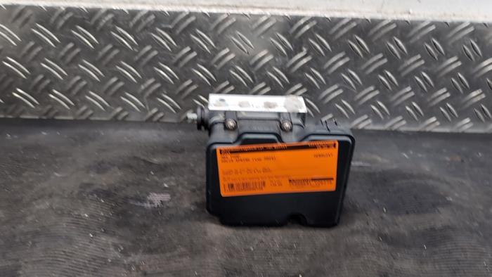 Used ABS pump Dacia Spring 45 Price € 136,50 Margin scheme offered by Autodemontagebedrijf van Boxtel