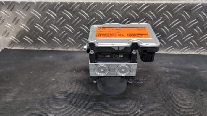 Used ABS pump Dacia Duster (DJF) 1.2 TCE 130 12V Mild Hybrid 4x2 Price € 105,00 Margin scheme offered by Autodemontagebedrijf van Boxtel