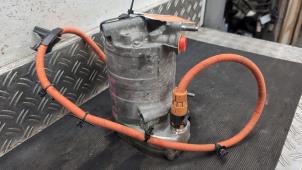 Air conditioning pump from a Volvo XC40 (XZ) 1.5 T4 Plug-in Hybrid 12V 2020