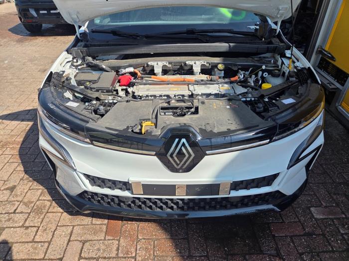 Begagnade Motor Renault Megane E-Tech (RCB) 60 kWh Pris € 2.100,00 Marginaltabell erbjuds av Autodemontagebedrijf van Boxtel