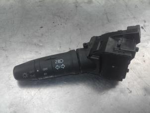 Used Indicator switch Nissan Almera Tino (V10M) 2.2 Di 16V HP Price on request offered by Akkie Stomphorst Autodemontage