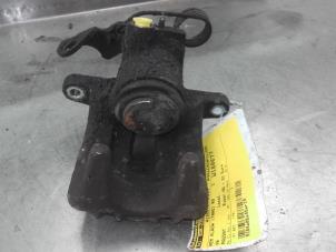 Used Rear brake calliper, right Volkswagen Passat (3B2) 1.8 20V Price on request offered by Akkie Stomphorst Autodemontage