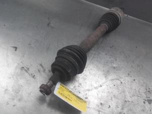 Used Front drive shaft, left Mercedes A-Klasse Price on request offered by Akkie Stomphorst Autodemontage