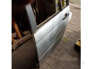 Used Rear door 4-door, left BMW 3 serie (E46/4) 318i Price on request offered by Akkie Stomphorst Autodemontage
