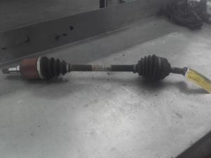 Used Front drive shaft, left Peugeot 207/207+ (WA/WC/WM) 1.4 Price on request offered by Akkie Stomphorst Autodemontage