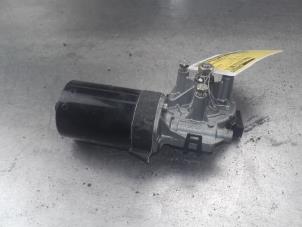 Used Front wiper motor BMW 3 serie Touring (E46/3) 318i Price on request offered by Akkie Stomphorst Autodemontage