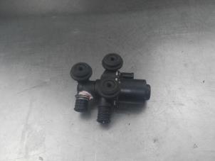 Used Electric heater valve BMW 3 serie Touring (E46/3) 318i Price on request offered by Akkie Stomphorst Autodemontage