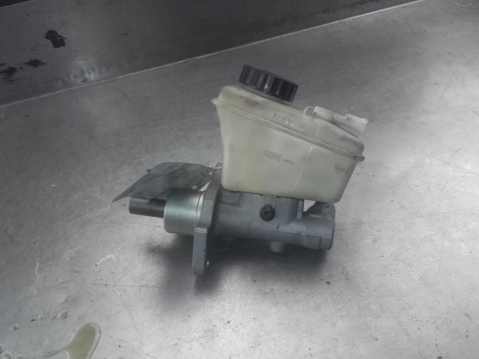Master cylinder from a BMW 3 serie Touring (E46/3) 318i 2000