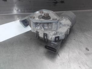 Used Front wiper motor Skoda Fabia (6Y2) 1.4i 16V Price on request offered by Akkie Stomphorst Autodemontage