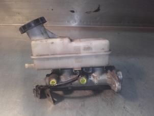 Used Master cylinder Hyundai H-1/Starex Travel 2.5 TD Price on request offered by Akkie Stomphorst Autodemontage