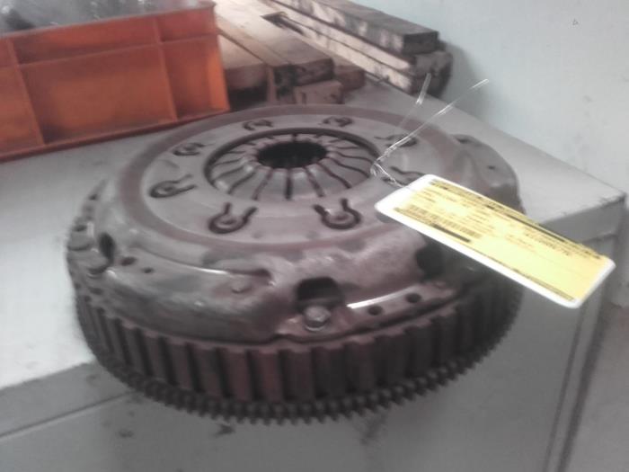 Clutch kit (complete) from a Opel Vivaro 1.9 DI 2001
