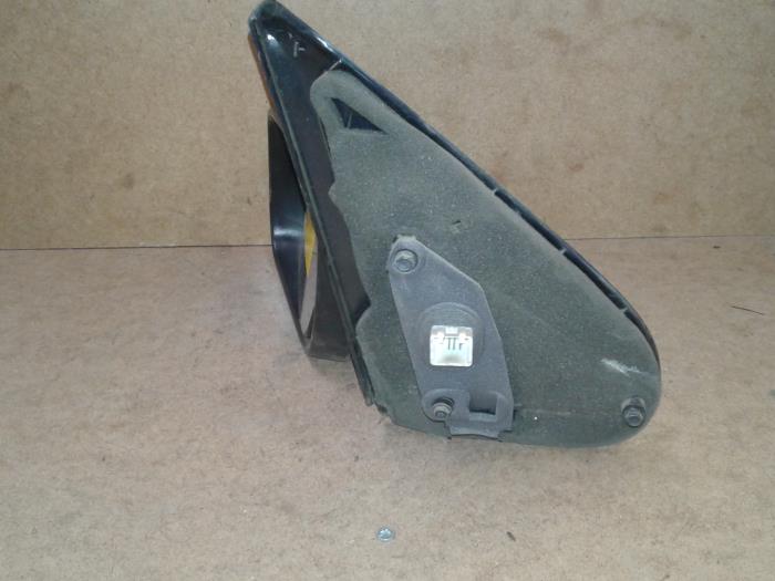 Wing mirror, left from a Mazda 2 (NB/NC/ND/NE) 1.4 16V 2004