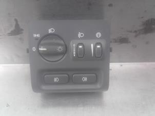 Used Light switch Volvo V40 (VW) 1.8 16V Price on request offered by Akkie Stomphorst Autodemontage