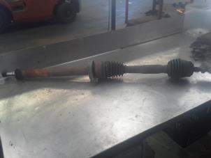Used Front drive shaft, right Mercedes A (W168) 1.4 A-140 Price on request offered by Akkie Stomphorst Autodemontage