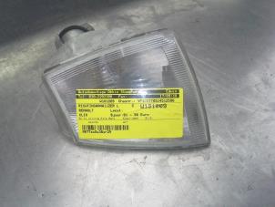 Used Indicator, left Renault Clio (B/C57/357/557/577) 1.2i Kat. Price on request offered by Akkie Stomphorst Autodemontage