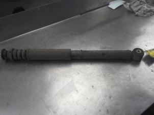 Used Rear shock absorber, right Renault Clio II (BB/CB) 1.2 16V Price on request offered by Akkie Stomphorst Autodemontage
