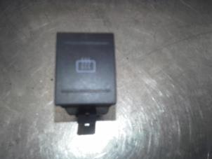 Used Rear window heating switch Volkswagen Polo IV (9N1/2/3) 1.2 Price on request offered by Akkie Stomphorst Autodemontage