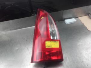 Używane Tylne swiatlo pozycyjne lewe Mazda Premacy 1.8 16V Exclusive HP Cena na żądanie oferowane przez Akkie Stomphorst Autodemontage