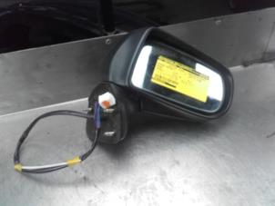 Used Wing mirror, right Mazda Premacy 1.8 16V Exclusive HP Price on request offered by Akkie Stomphorst Autodemontage