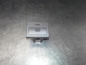 Usados Interruptor de calefactor luneta Ford Focus 2 Wagon 1.6 TDCi 16V 110 Precio de solicitud ofrecido por Akkie Stomphorst Autodemontage