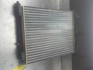 Used Radiator Renault Clio Price on request offered by Akkie Stomphorst Autodemontage