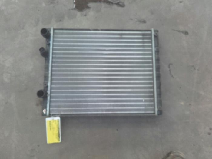 Radiator from a Seat Arosa (6H1) 1.4 MPi 2001
