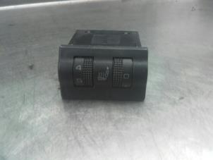 Used Seat heating switch Skoda Octavia Price on request offered by Akkie Stomphorst Autodemontage