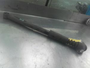 Used Rear shock absorber, right Skoda Octavia Price on request offered by Akkie Stomphorst Autodemontage