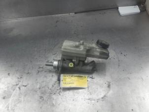 Used Master cylinder Renault Megane II CC (EM) 1.9 dCi 130 Price on request offered by Akkie Stomphorst Autodemontage