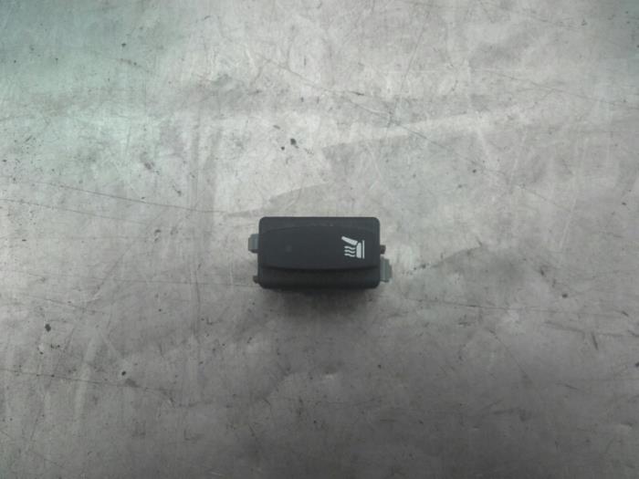 Seat heating switch from a Renault Megane II CC (EM) 1.9 dCi 130 2006