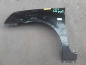 Used Front wing, left Renault Clio II (BB/CB) 1.6 16V Price on request offered by Akkie Stomphorst Autodemontage
