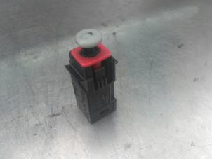 Used Brake light switch Opel Signum (F48) 3.0 CDTI V6 24V Price on request offered by Akkie Stomphorst Autodemontage