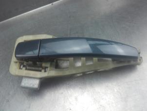 Used Rear door handle 4-door, left Opel Signum (F48) 3.0 CDTI V6 24V Price on request offered by Akkie Stomphorst Autodemontage