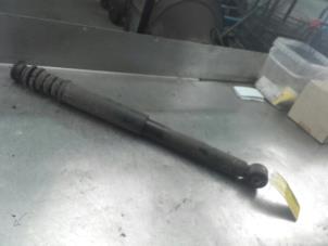 Used Rear shock absorber, left Renault Clio II (BB/CB) 1.2 16V Price on request offered by Akkie Stomphorst Autodemontage
