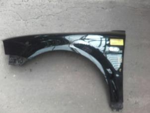 Used Front wing, left Volkswagen Passat Variant (3B6) 2.0 Price on request offered by Akkie Stomphorst Autodemontage