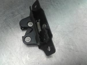 Used Tailgate lock mechanism Peugeot 206 (2A/C/H/J/S) 2.0 GTI 16V Price on request offered by Akkie Stomphorst Autodemontage