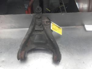 Used Front wishbone, right Renault Clio II (BB/CB) 1.2 16V Price on request offered by Akkie Stomphorst Autodemontage