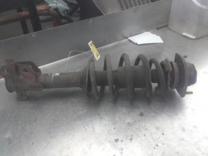 Used Front shock absorber rod, right Daihatsu YRV (M2) 1.3 16V DVVT Price on request offered by Akkie Stomphorst Autodemontage