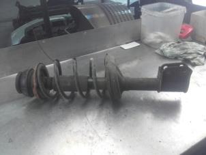 Used Front shock absorber rod, right Renault Kangoo Price on request offered by Akkie Stomphorst Autodemontage