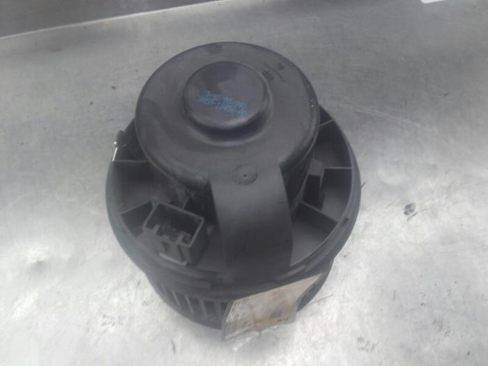 Heating and ventilation fan motor from a Ford C-Max 2006