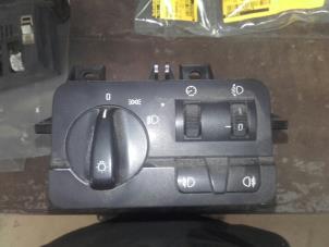 Used Light switch BMW 3 serie (E46/4) 320d 16V Price on request offered by Akkie Stomphorst Autodemontage