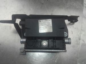 Used Radiator fluid heating module BMW 3 serie (E46/4) 320d 16V Price on request offered by Akkie Stomphorst Autodemontage