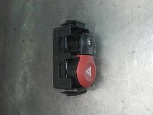 Used Panic lighting switch Renault Clio III (BR/CR) 1.5 dCi 70 Price on request offered by Akkie Stomphorst Autodemontage