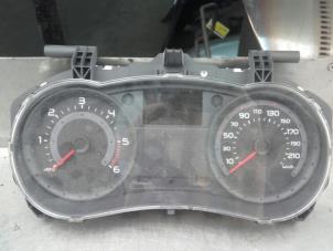 Used Instrument panel Renault Clio III (BR/CR) 1.5 dCi 70 Price on request offered by Akkie Stomphorst Autodemontage
