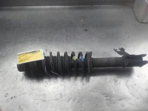 Used Front shock absorber rod, right Nissan Micra (K11) 1.4 16V Price on request offered by Akkie Stomphorst Autodemontage
