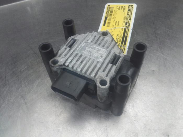 Ignition coil from a Seat Inca (6K9) 1.4i 2001