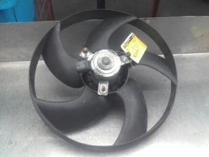 Used Cooling fans Peugeot 206 (2A/C/H/J/S) 1.9 D Price on request offered by Akkie Stomphorst Autodemontage